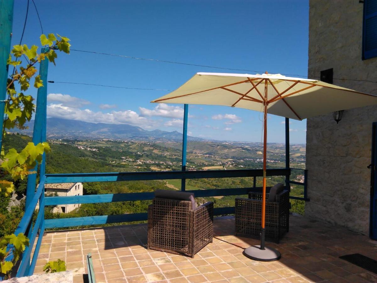 La Casa Dalle Finestre Blu 아바테지오 외부 사진