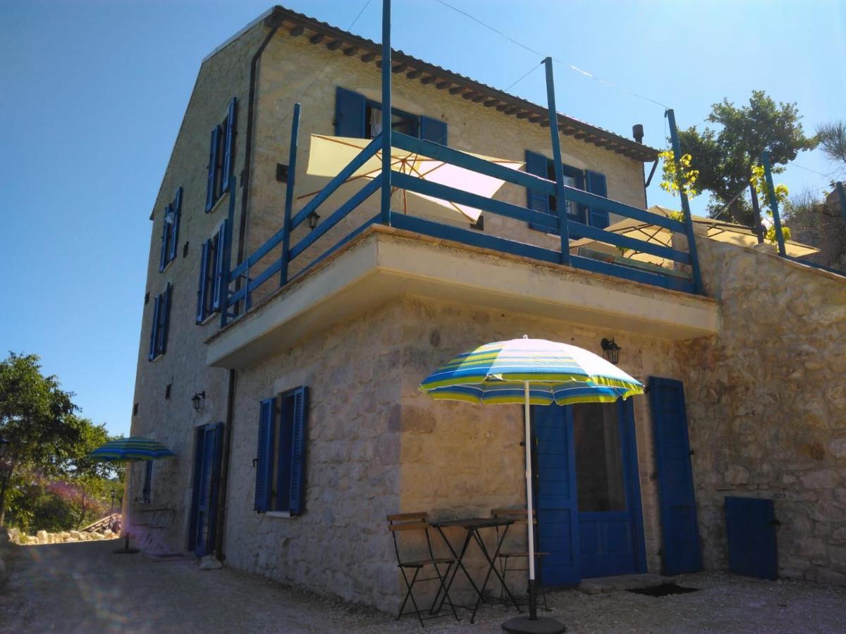 La Casa Dalle Finestre Blu 아바테지오 외부 사진