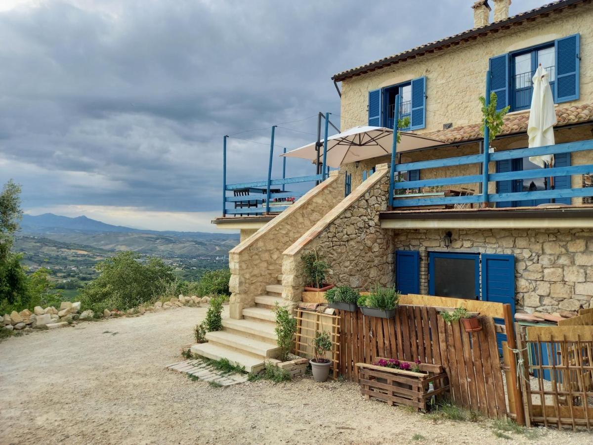La Casa Dalle Finestre Blu 아바테지오 외부 사진