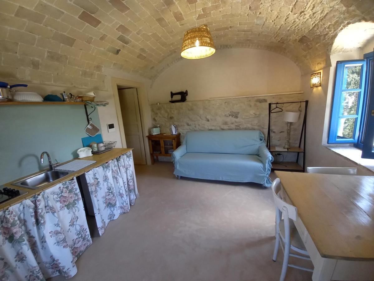 La Casa Dalle Finestre Blu 아바테지오 외부 사진