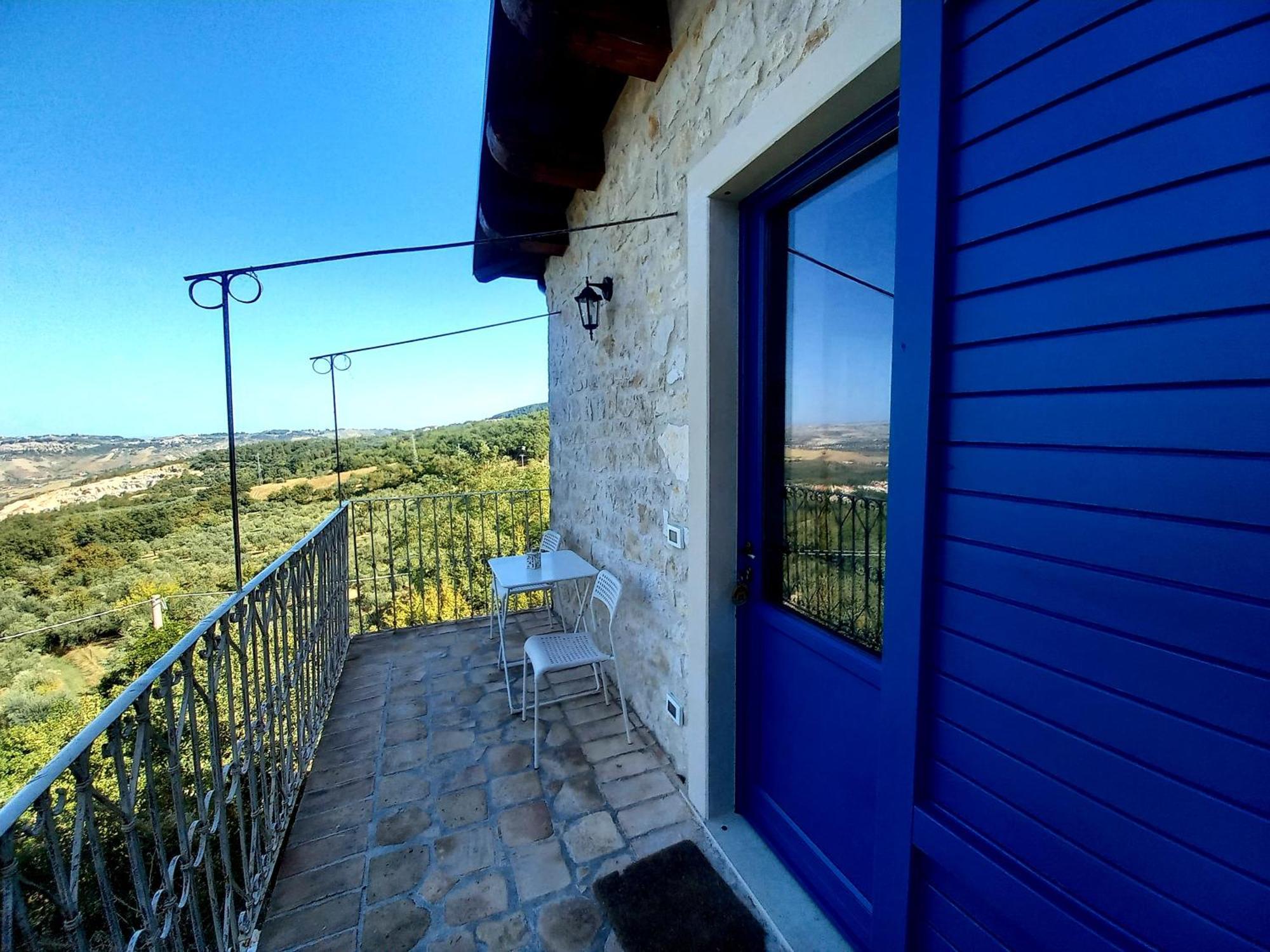 La Casa Dalle Finestre Blu 아바테지오 외부 사진