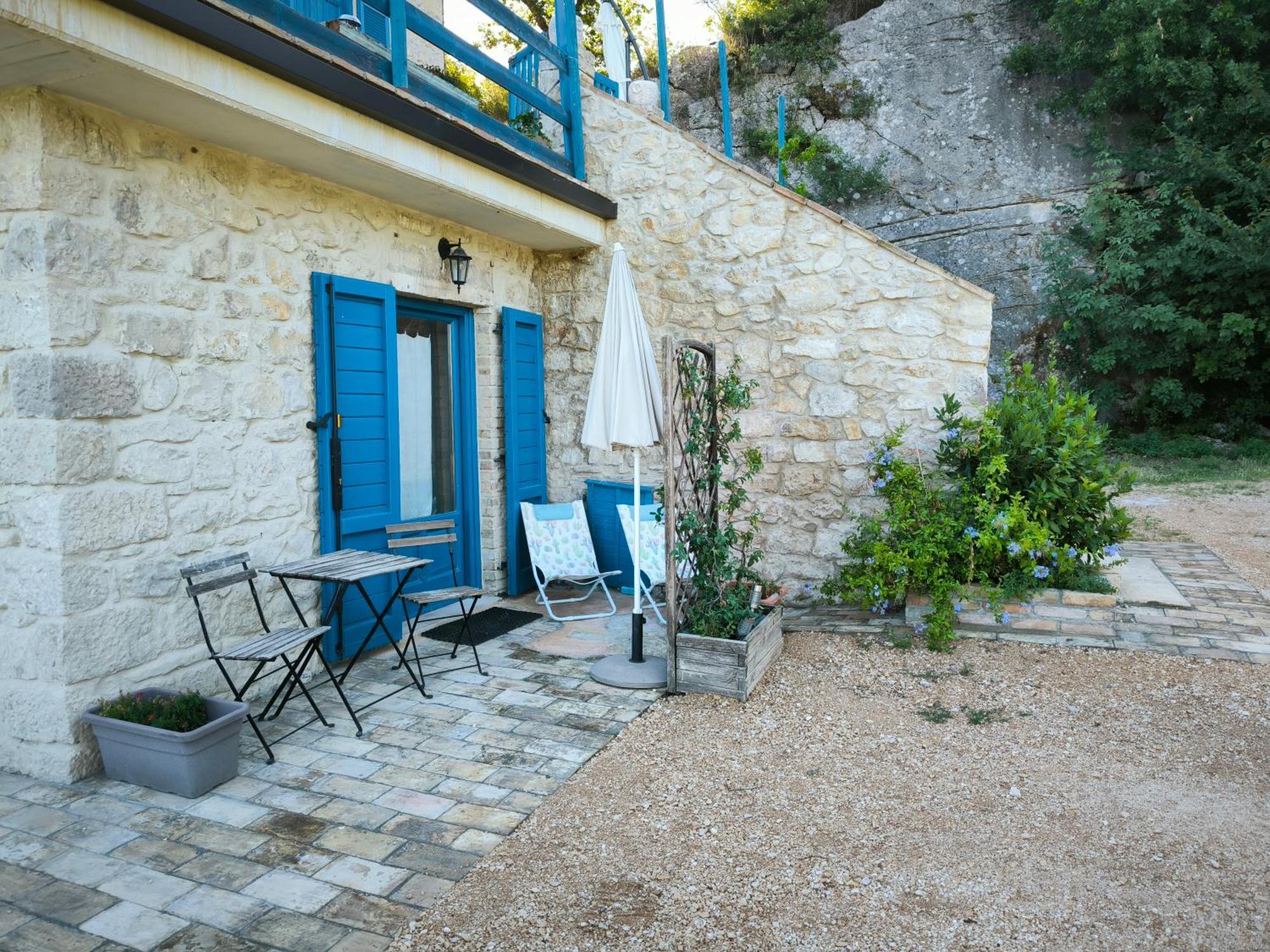 La Casa Dalle Finestre Blu 아바테지오 외부 사진